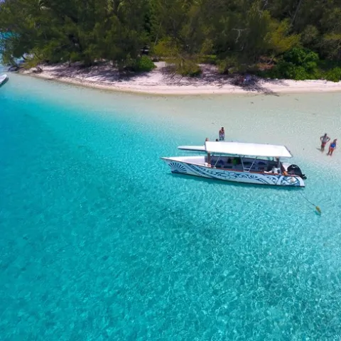 a small boat in a body of water